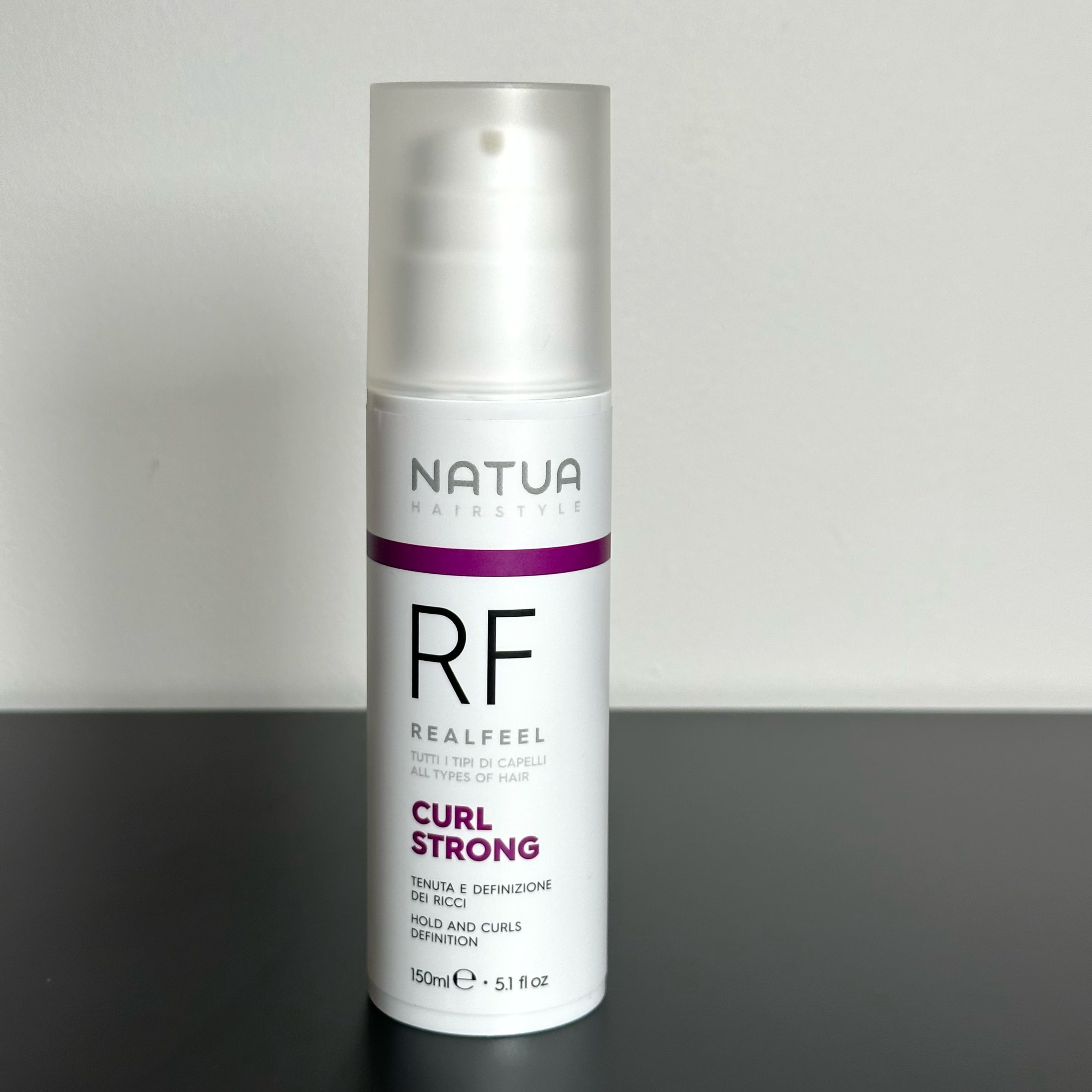 RF Curl Strong – Pour des Boucles Resserrées et Pleines de Vitalité