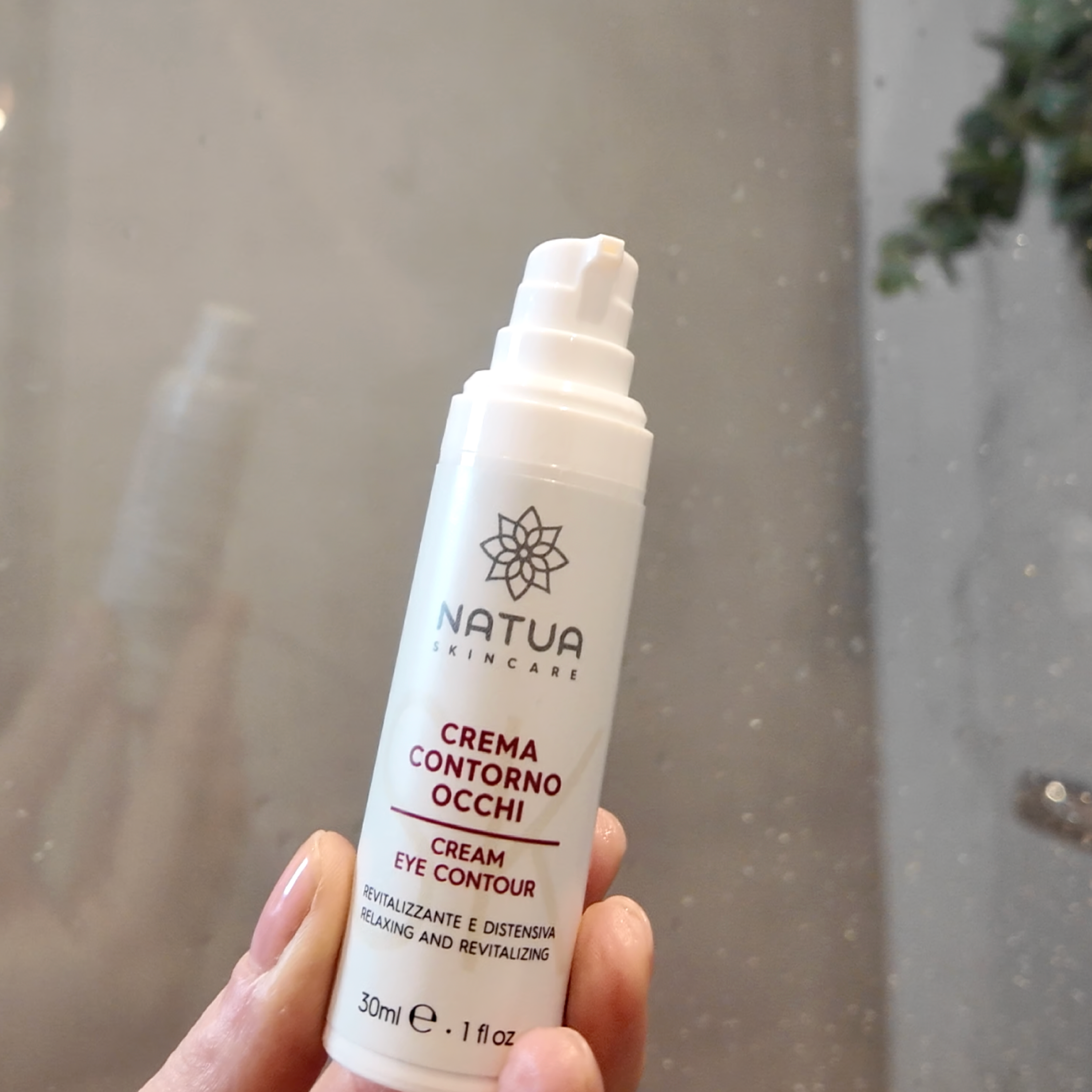 SK Crème Contour Yeux : Lumière, Fermeté et Confort pour votre Regard
