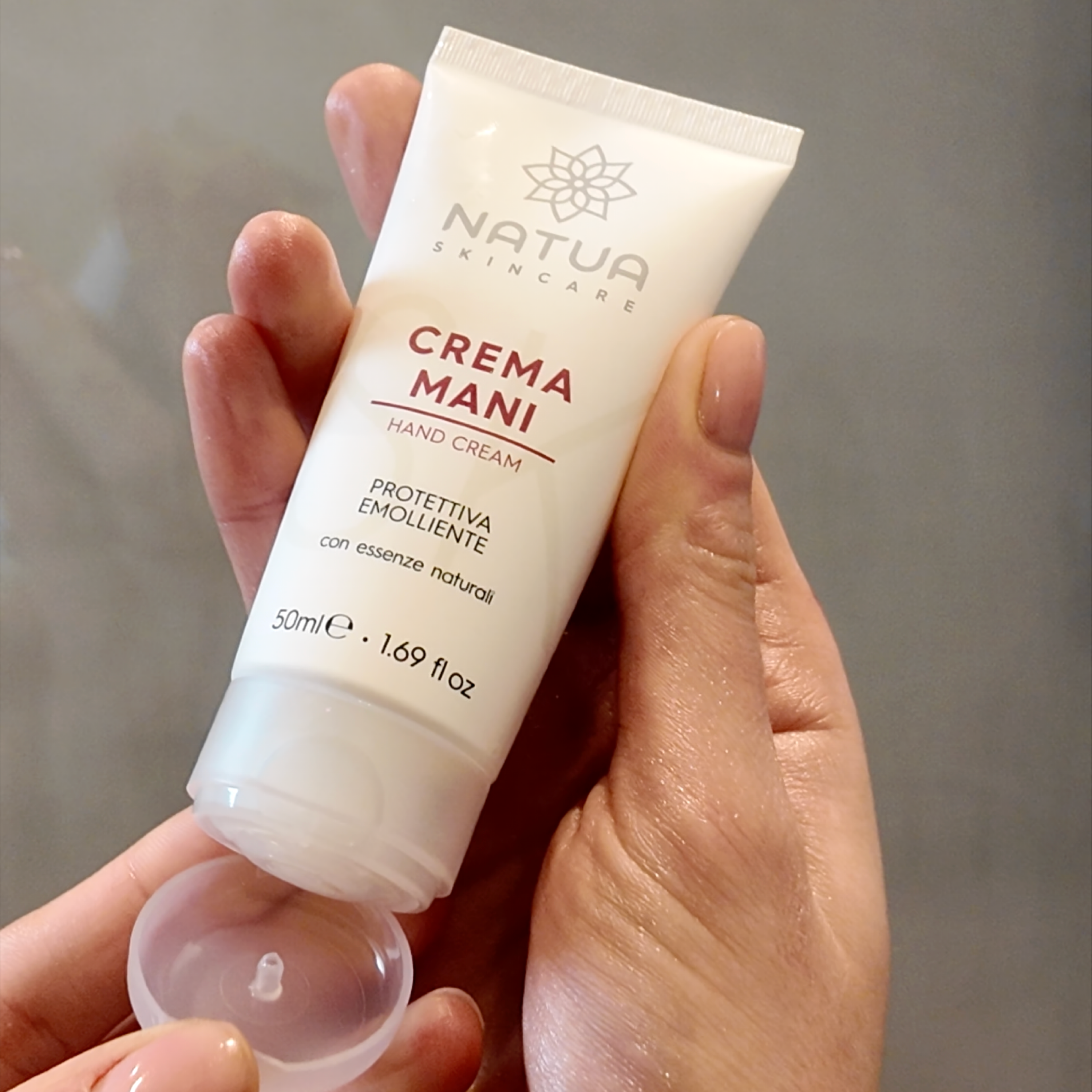 SK Crème Mains : Hydratation Instantanée et Protection Durable